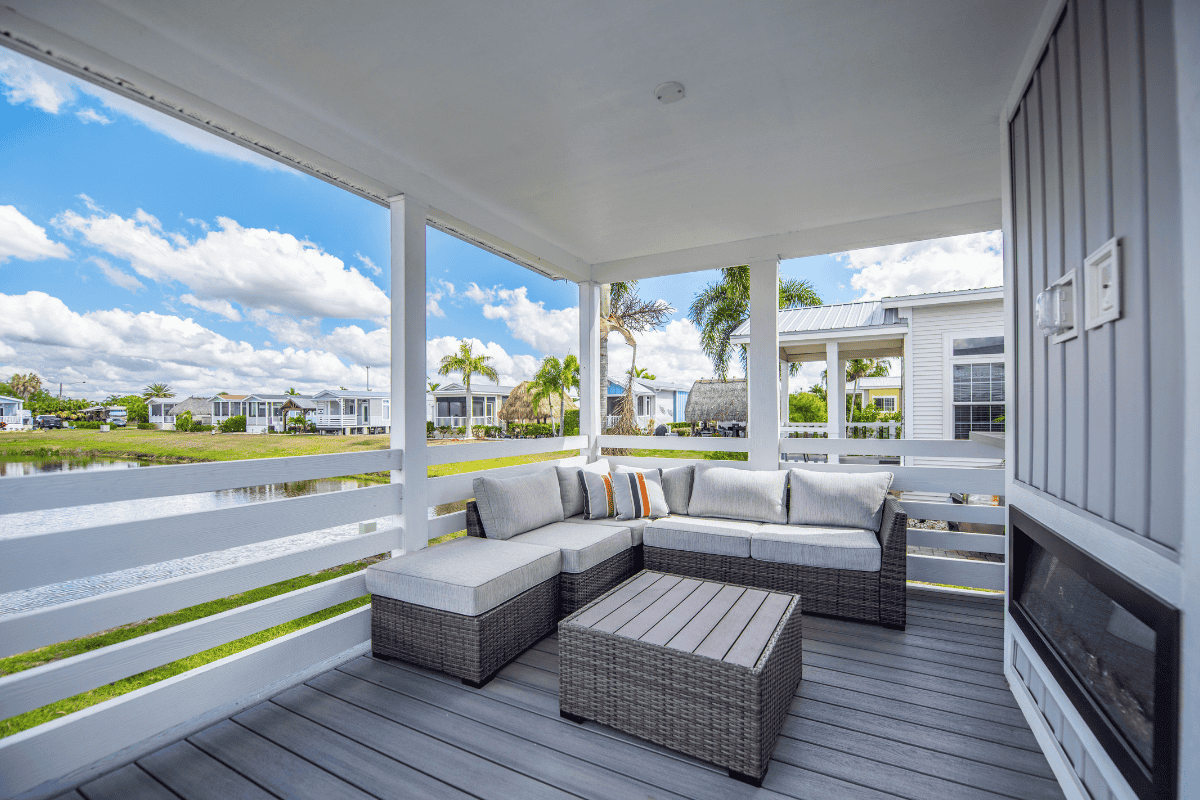 Cottage Ownership: Deck with Lake view